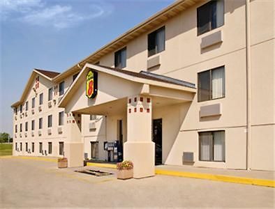 ホテル Super 8 Wichita East Kellogg エクステリア 写真